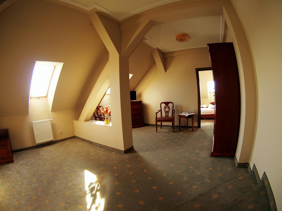 Rezydencja Pod Zegarem Trzebinia  Exterior photo